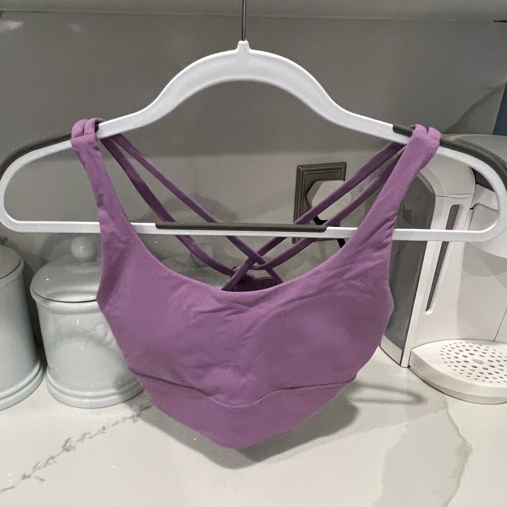 Lululemon NWOT Energy Bra Size 6 in Wisteria Purple